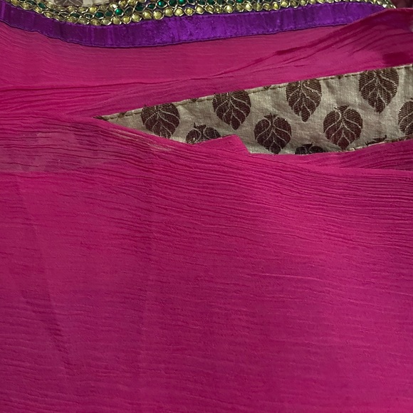 Hot pink color chiffon/Georgette Saree - Picture 2 of 5